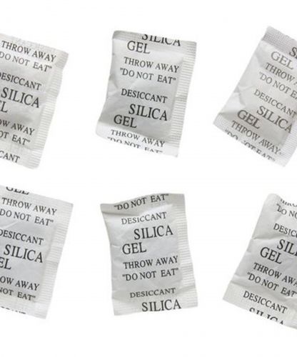 This silica gel hack could save your cell phone Silica Packets, Gel Pack, Iphone Hacks, Kool Aid, Silica Gel, Duct Tape, Household Hacks, Things To Know, Cleaning Household