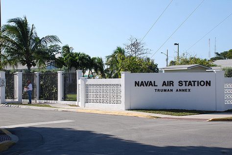 Naval Air Station Truman Annex - Where we stayed Naval Air Station Key West, Centennial Park, Key West Fl, Key Photo, Key West Florida, Navy Ships, Florida Keys, Florida Home, Travel Book