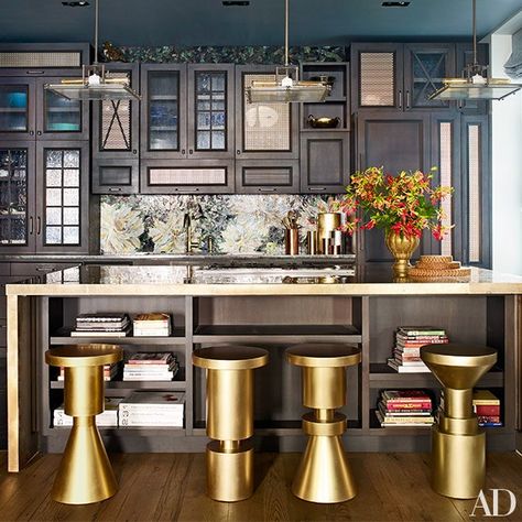 Tour John Legend and Chrissy Teigen’s gorgeous New York City loft Celebrity Apartments, Celebrity Kitchens, Серая Кух�ня, Manhattan Apartment, New York Homes, Nate Berkus, Cabinetry Design, Chrissy Teigen, Nyc Apartment