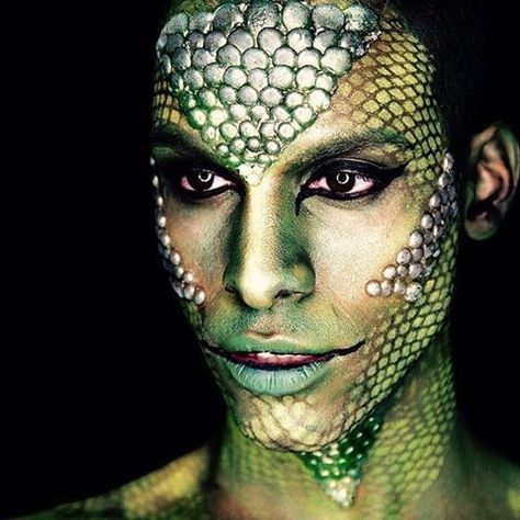 Reptile Makeup, Chameleon Costume, Snake Face Paint, Glam Halloween Party, Neon Forest, Snake Face, Dragon Makeup, Snake Costume, Animal Makeup