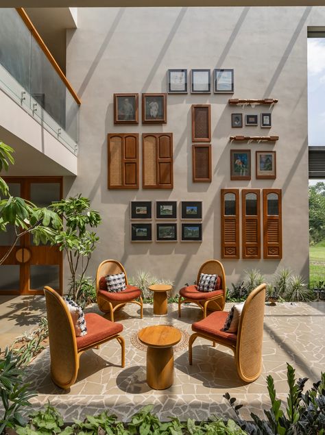 VPA Architects straddle a seamless dialogue with verdant settings, poignant memories and contemporary architecture with vernacular inspirations. Indian Balcony Ideas, Courtyard Design, Apartment Projects, Indian Homes, Vernacular Architecture, Mid Century Modern Interiors, Indian Home, Living Room Decor Apartment, Dream House Interior