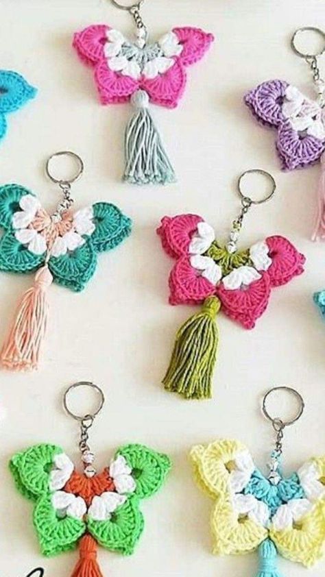 Animal Crochet Keychain- Pattern And Ideas Crocheted Keychains, Bookmark Diy, Crochet Keychains, Crochet Butterfly Pattern, Crochet Keychain Pattern, Pola Amigurumi, Crochet Wedding, Crochet Butterfly, Crochet Bookmarks