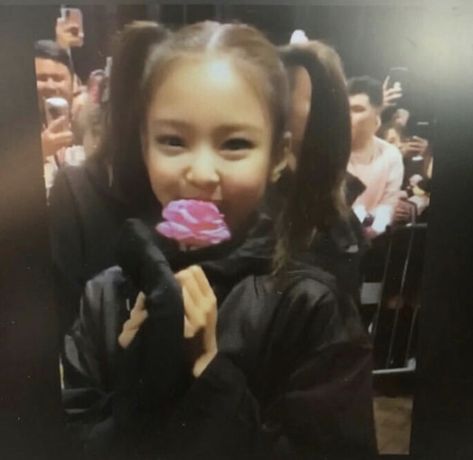 #jennie #jenniekim #jennierubyjane #jennieblackpink #jennieicons #blackpinkjenniekim Jennie Rubyjane, Blackpink Tiktok, Myanmar Art, Age Photos, Childhood Photos, Aesthetic People, Pre Debut, Pink Kids, Jennie Kim