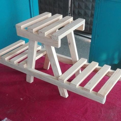 Scrap Wood Projects Diy Easy, Small Scrap Wood Projects Diy, Small Scrap Wood Projects, Scrap Wood Projects Diy, Landscape Timber Crafts, Diy Easy Crafts, Scrap Wood Project, Bedroom Ideas For Small Rooms Diy, Newspaper Crafts Diy