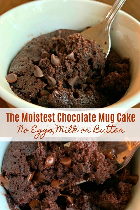 THE BEST CHOCOLATE MUG CAKE - No eggs, milk or butter needed! Ready in 2 minutes or less in the microwave. Super moist, absolutely delicious and simple to make.You probably have everything you need in your pantry to make this awesome budget friendly cake! Mug Cake No Butter, Moist Chocolate Mug Cake, Chocolate Crazy Cake, Cake No Butter, Cake No Eggs, Microwave Mug Recipes, Chocolate Chip Mug Cake, Crazy Cake, Microwave Cake