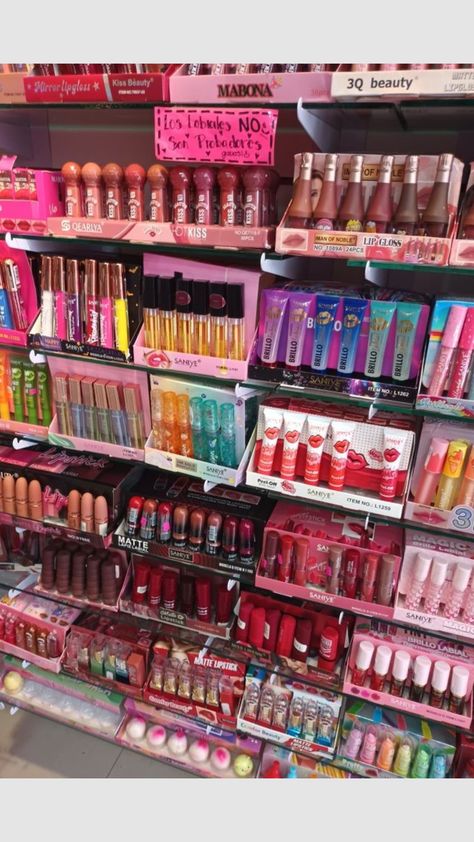 Beauty Supply Store Makeup, Essence Aesthetic, Maquillage Yeux Cut Crease, Lip Gloss Homemade, Essence Makeup, Lip Balm Collection, Hairstyles Beach, Sephora Skin Care, Lip Gloss Collection