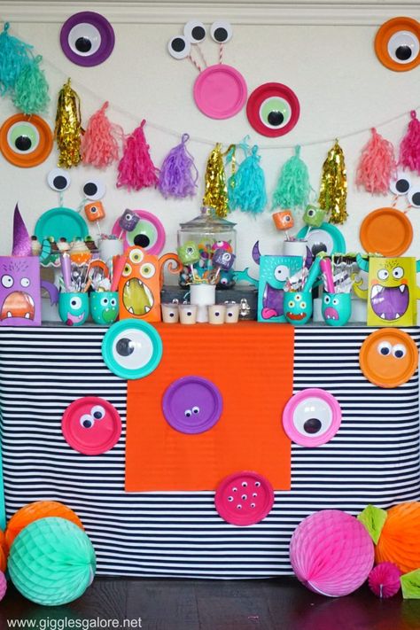 Monster Party Decorations, Monster Mash Party, Little Monster Party, Monster First Birthday, Party Concept, Monster Baby Showers, Monster Decorations, Pyjamas Party, Little Monster Birthday