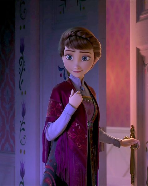 Iduna Frozen, Queen Iduna, Disney Moms, Disney Scenes, Frozen Sisters, Frozen Wallpaper, Frozen Pictures, Frozen Characters, Frozen Costume