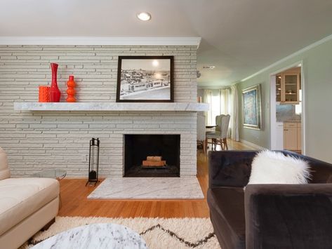 Help a Reader Out: Fireplace Problem via TheKimSixFix.com Asymmetrical Fireplaces, Off Center Fireplace, Center Fireplace, Marble Mantle, Beautiful Fireplaces, Fireplace Bookshelves, Renovated Kitchen, Interior Design Plan, Living Room Designs Small Spaces