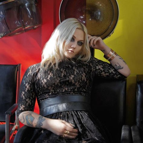 My new favorite badass singer - Rocker, Elle King Elle King, Music Is Life, Pretty Face, Scorpion, Actors & Actresses, Rocker, Beautiful People, Musician, Actresses