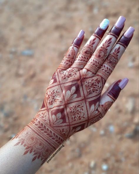 Henna Or Mehndi in Urdu Culture of centrl asia India Pakistan Turkish Africa Arab Countries Wedding Eid Speical #mehndi #henna #wedding #hennaart #hennaartist #mehndidesigns #hennatattoo #mehendi #mehndidesign #hennadesign #mehndiartist #hennadesigns #mehndiart #bride #bridalhenna #hennainspire #art #hennalove #indianwedding #bridalmehndi #bridal #mehandi #love #hennawedding #pakistaniwedding #hennainspo #mehndilove #whitehenna #mehndibride #hennainspiration #fashion #wedding #aesthetic #mehndi Aesthetic Mehndi, Short Mehndi Design, Arab Countries, Bridal Mehandi, Henna Wedding, Mehndi Designs Bridal Hands, Latest Henna Designs, Mehndi Designs For Kids, Very Simple Mehndi Designs