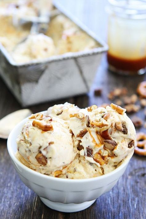 48 Easy Homemade Ice Cream Recipes - How To Make Ice Cream Salted Caramel Toffee, Pretzel Ice Cream, Easy Ice Cream Recipe Homemade, Easy Homemade Ice Cream, Butter Pecan Ice Cream, Salted Caramel Ice Cream, Pecan Ice Cream, Caramel Toffee, Caramel Ice Cream