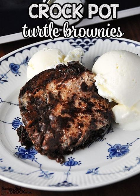 Everyone will be asking you for the recipe for these delicious Crock Pot Turtle Brownies! Crockpot Turtle Brownies, Homemade Ganache, Crockpot Desserts, Turtle Brownies, Crockpot Dessert Recipes, Crock Pot Desserts, Chewy Brownies, Slow Cooker Desserts, Ooey Gooey