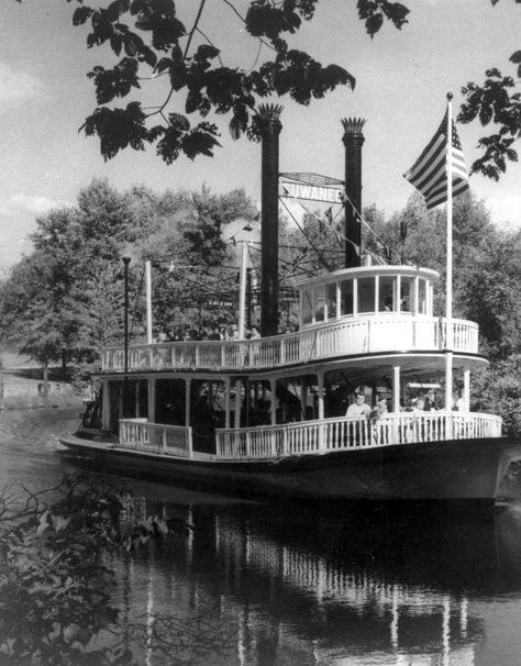 Steamboat "Suwanee" in Greenfield Village - Dearborn, Michigan Paddle Boats, Greenfield Village, Salt City, Paddle Wheel, Dearborn Michigan, Michigan History, Henry Ford Museum, Romantic Cruise, Lakefront Property