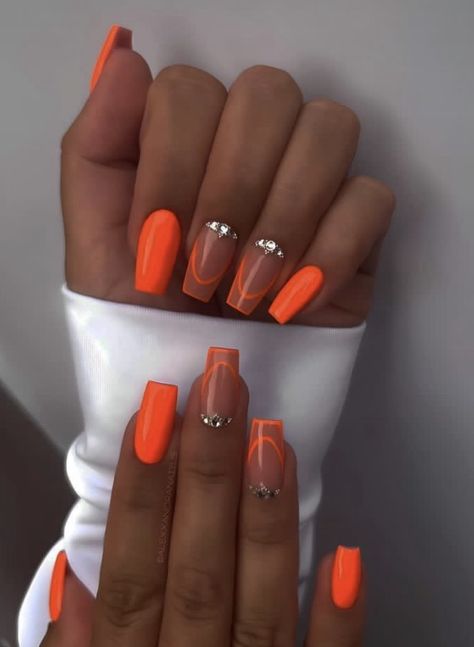 Multicolor Neon Nails, Orange Neon Nails, Summer Nails Orange, Neon Orange Nails, Orange Acrylic Nails, Summer Nails 2024, Summer Gel Nails, Nail Art Gel, Short Acrylic Nails Designs