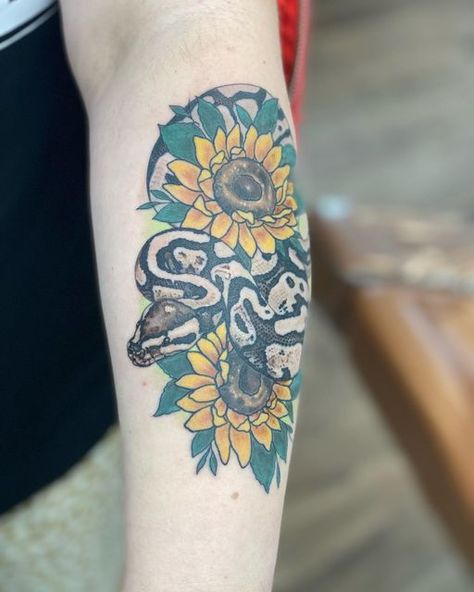 Ball Python Tattoo With Flowers, Ball Python Snake Tattoos, Sunflower Snake Tattoo, Ball Python Tattoo, Python Tattoo, Reptile Tattoo, Neo Tattoo, Ball Python Morphs, Python Snake