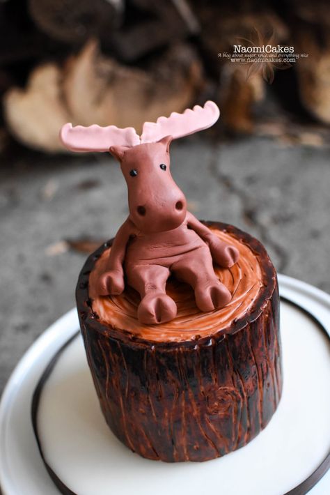 Canadian Moose Cake - NaomiCakes Animal Fondant, Moose Cake, Canadian Moose, Baby Elephant Cake, Chelsea Wedding, Elephant Cakes, Cookie Tutorials, Cake Makers, Bday Cake