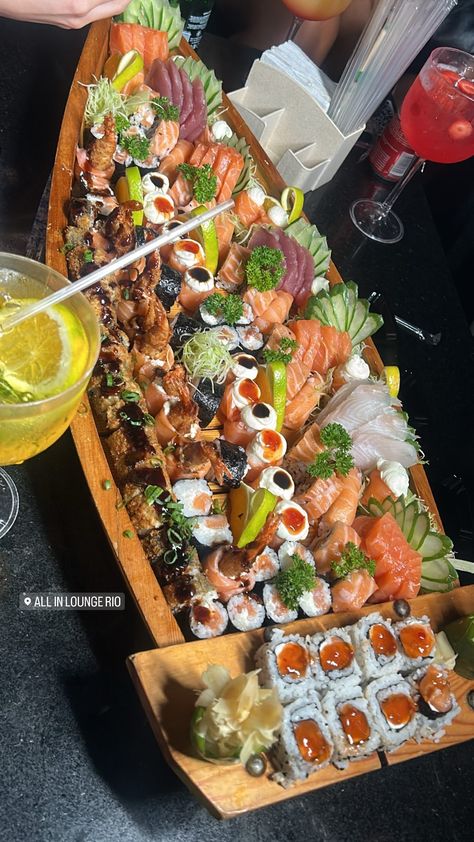 Sushi Fake Story, Japanese Food Sushi, Soul Food Dinner, Food L, Food Babe, Delicacy Food, Healthy Food Motivation, Think Food, Food Obsession