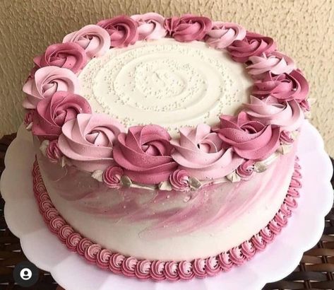 Birthday Cake Funny, Birthday Cake For Women Elegant, Cake Funny, Rosette Cake, Buttercream Cake Decorating, Simple Cake Designs, Cake Decorating Piping, Creative Birthday Cakes, Simple Birthday Cake