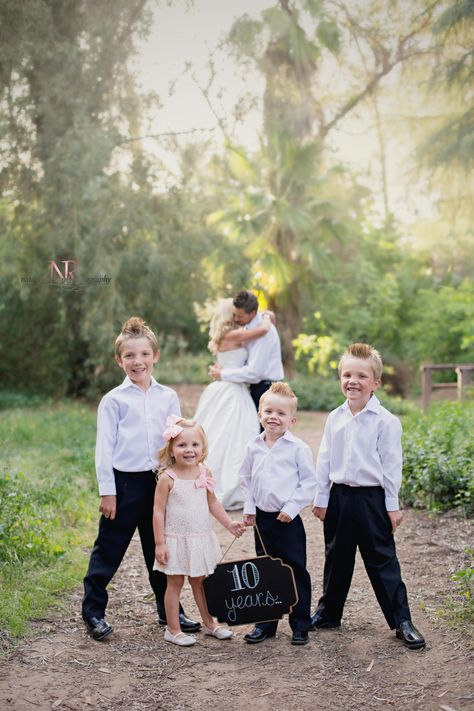 10 Year Photo Shoot Anniversary Pics, 10th Wedding Anniversary Photoshoot Ideas, 15 Year Wedding Anniversary Photo Shoot, 10 Year Anniversary Pictures, Family Anniversary Pictures, Anniversary Wedding Photoshoot, Vow Renewal Photoshoot With Kids, 15 Year Anniversary Photo Shoot, Anniversary Family Photo Shoot