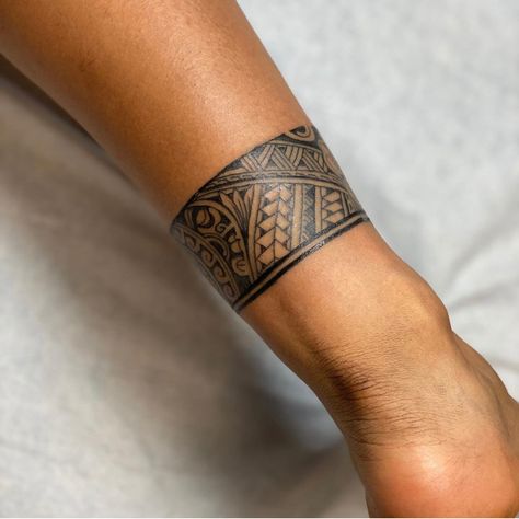 Polynesian Bracelet Tattoo, African Band Tattoo, Greek Armband Tattoo, Polynesian Band Tattoo Designs, Wrist Bracelet Tattoo For Men, Bracelet Tattoo Men, Arm Bracelet Tattoo, Armband Tattoo For Women, Inner Wrist Tattoos Men