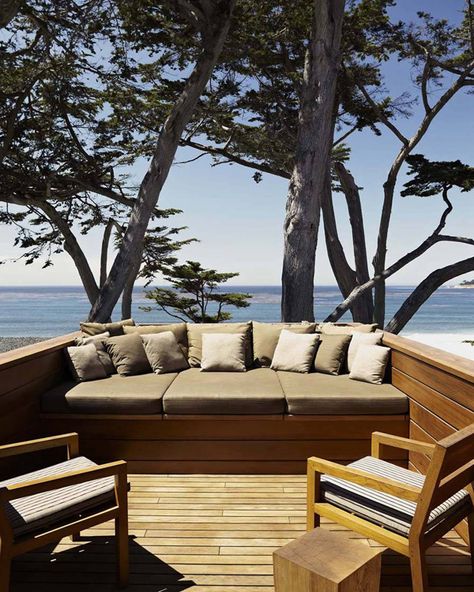 Carmel Residence-Dirk Denison Architects-12-1 Kindesign Terrasse Design, Modern Outdoor Spaces, Modern Deck, Outdoor Space Design, Seaside House, Entertainment Center Decor, Built In Furniture, Modern Patio, Modern Outdoor