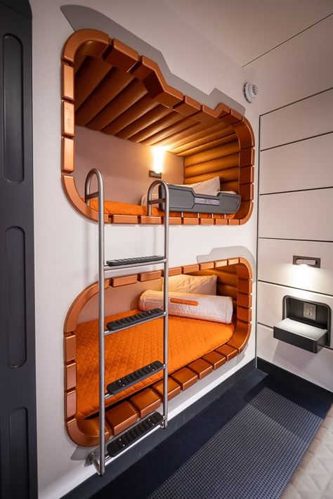 Room Tour: Star Wars Galactic Starcruiser Cabin Photos & Video - Disney Tourist Blog Scifi Room, Galactic Starcruiser, Cabin Photos, Futuristic Bedroom, Scifi Interior, Books And Movies, Spaceship Interior, Star Wars Room, Futuristic Interior