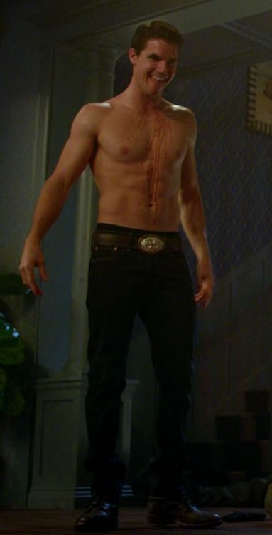 Robbie Amell, Stephen Amell, Attractive Guys, Smash Book, Movie Scenes, Celebrities Male, Hollywood, Actors, Celebrities