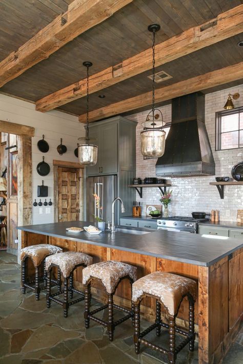 Rustic Kitchen Open Concept, Glam Ranch House Decor, Lodge Interior Design Rustic, Western Interior Design Kitchen, Modern Glam Kitchen Decor, Rustic Kitchen Barndominium, Lodge Kitchen Ideas Rustic, Western Kitchen Design, Western Modern Kitchen