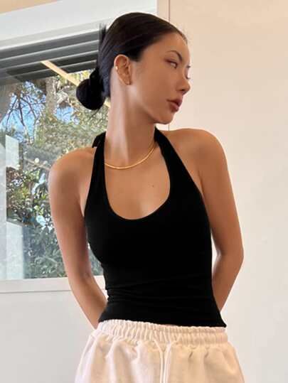 Black Halter Top Outfit Summer, Halter Top Outfit Summer, Black Halter Top Outfit, Halter Top Outfits, Halter Neck Top Outfit, Backless Top Outfit, Halter Tops Outfit, Black Top Outfit, Backless Tank Top