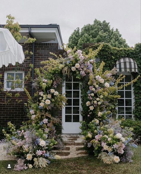 Wedding Altar Flowers, Wildflower Wedding Theme, Earthy Wedding, Flower Branding, Garden Theme Wedding, Cottage Garden Design, Wedding Colors Blue, Wedding Vision, Shah Alam