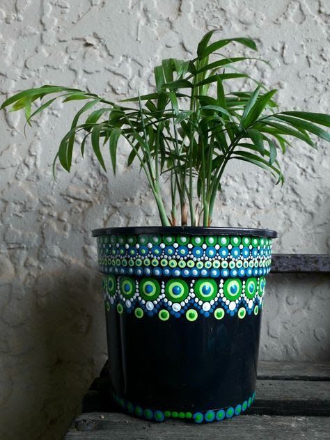 These ideas are so you - czimmet22@gmail.com - Gmail Mandala Art On Plant Pots, Dot Painting Plant Pots, Dot Painting On Plant Pots, Mandala Pots Plant, Pot Painting Mandala, Mandala Dot Painting On Pots, Mandala Art Pot Painting, Dot Art Flower Pot, Dot Mandala On Pots