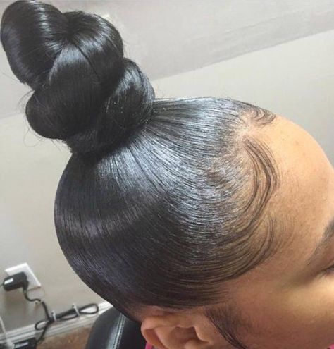 Top knot bun Top Knot Bun, Weave Ponytail, Knot Bun, High Bun, Hair Laid, Hair Ponytail Styles, Ponytail Styles, Hair Journey, Love Hair