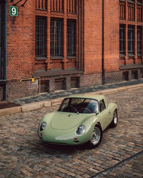 Gentlemen Drivers ® on Instagram: “Sage Green 🍃✨ . Wendler-Porsche W / RS-001 1960 . 🚸 Follow @gentlemendrivers_official . 📷: @romanraetzke for @porschefahrer_magazin . . . .…” Green Motorcycle, Rare Cars, Vw Parts, Vision Board Photos, Vintage Porsche, Vw Porsche, Dream Machine, Porsche 356, Ap Art