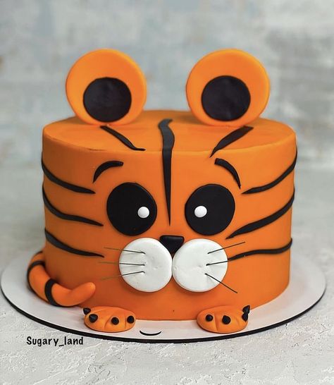 Tiger Cake Design, White Tiger Cake, Tiger Cakes For Kids, Tiger Theme Cake, Tiger Cake Ideas, Tiger Themed Birthday Party, Tiger Cakes, Tiger Birthday Cake, Animal Theme Cake