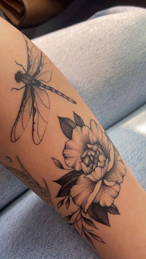 Dragon Fly Sleeve Tattoo, Dragon Fly Tattoo Forearm, Insect And Flower Tattoo, Matching Dragon Fly Tattoo, Thigh Dragonfly Tattoo, Dragon Fly Knee Tattoo, Dragon Fly Shoulder Tattoo, Flying Insect Tattoo, Old School Dragonfly Tattoo