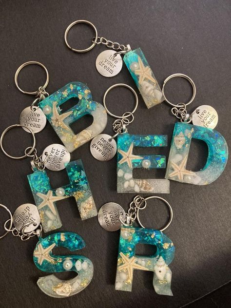 Beach Resin Letter Keychain with charm | Etsy Ocean Theme Resin Keychain, Resin Keychain Ideas Alphabet, Letter Resin, Diy Resin Keychain, Resin Pendant Diy, Seni Resin, How To Make Resin, Keychain Ideas, Letter Keychain