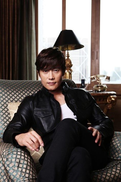 South Korean actor Lee Byung-hun who currently stars as Hans in RED 2 [2013]. Byung Hun Lee, Lee Byung Hun, South Korean, Korean Actors, Celebrity Crush, Kdrama, Actors, Stars, Red