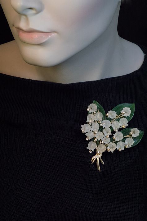 Gold Brooch, Faberge Eggs, Nephrite Jade, Gold Brooches, Diamond Gold, Crystal Flower, Rock Crystal, Lily Of The Valley, Jewelry Vintage