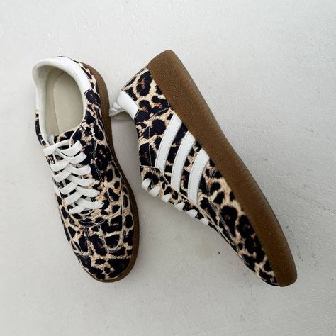 Leopard Shoes Outfit, American Traditional Tattoo Ideas, Traditional Tattoo Ideas, Leopard Print Sneakers, Leopard Boots, Leopard Sneakers, Leopard Shoes, Shoe Inspiration, American Traditional Tattoo