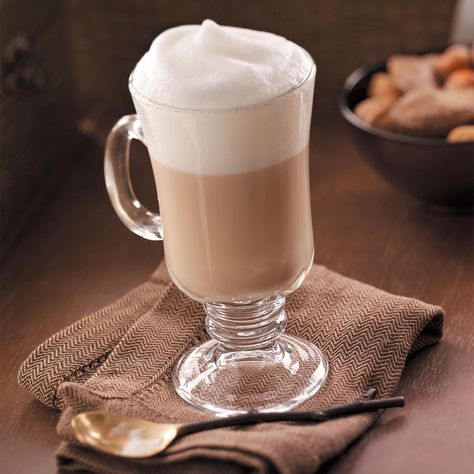 Easy Cappuccino How To Make Cappuccino, Caramel Cappuccino, Cappuccino Recipe, Homemade Irish Cream, Honey Coffee, Expensive Coffee, Coffee Ingredients, Coffee Granules, Cappuccino Machine