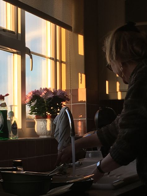 Dish Washing Aesthetic, Washing The Dishes Aesthetic, Poor Life Aesthetic, Grandparents House Aesthetic, Washing Dishes Aesthetic, Slice Of Life Aesthetic, Dishes Aesthetic, Cleaning Aesthetic, Grandparents House