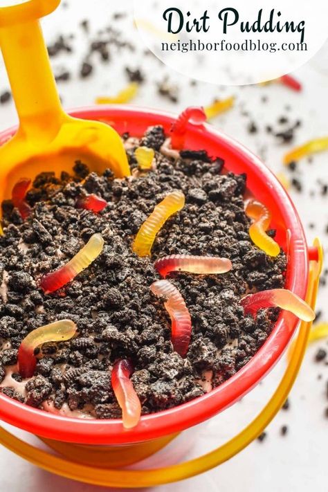 Classic creamy Dirt Pudding is an easy no bake recipe everyone goes crazy for! It's super fun and incredibly delicious. Save this one for all your summer get-togethers! #dirtpudding #nobakedessert Dirt Cake With Gummy Worms, Oreo Dirt Dessert, Halloween Dirt Pudding, Dirt Pudding Recipe, Dirt Cakes, Dirt Dessert Recipe, Dirt And Worms, Dirt Pudding Recipes, Dirt Recipe