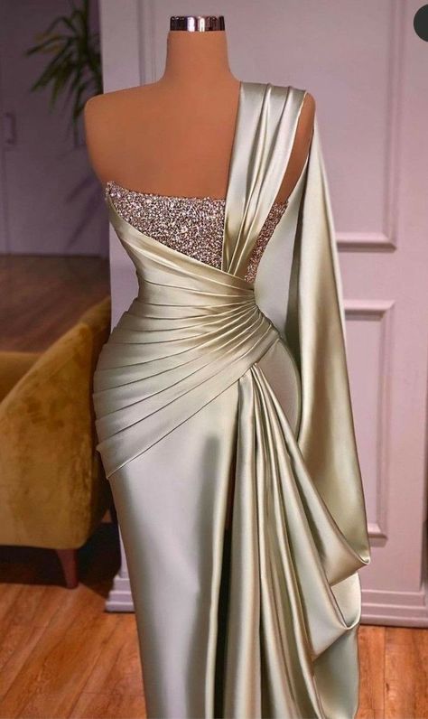 Reception Party Outfit, Dress For Reception, Gown For Wedding Party, Green Evening Dress, Prom Dresses Black, Dinner Dress Classy, Satin Evening Dresses, Elegant Dresses Classy, Glamour Dress