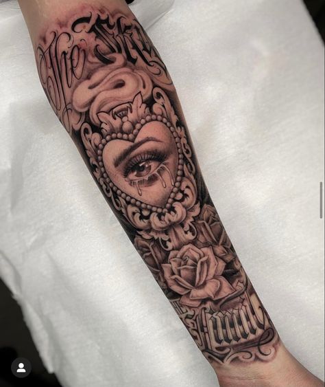 Big Upper Arm Tattoo, Mexican Arm Sleeve Tattoos, Realism Sleeve Tattoo Women, Chicana Tattoos For Women Sleeve, Quarter Sleeve Tattoos For Women Classy, Victorian Tattoo Sleeve, Full Tattoo Women, Dark Feminine Tattoos Sleeves, Chicana Tattoo Ideas