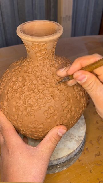 Pottery Carving Ideas, Wheel Thrown Pottery Ideas, Sgraffito Pottery, Clay Carving, Pottery Shapes, Carved Pottery, Where I Want To Be, Pottery Patterns, Ceramic Collection