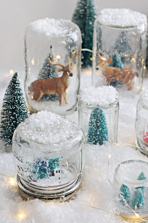 Waterless snow globes are so easy to make. A fun project to do with kids, you most likely already have many of the items on hand. Plus you don't have to worry about leaking water with these beautiful globes. #diysnowglobes #snowglobes Making Snow Globes, Snow Globe Mason Jar, Waterless Snow Globe, Mason Jar Christmas Crafts, Globe Diy, Jars Snow, Diy Snow, Diy Snow Globe, Diy Winter