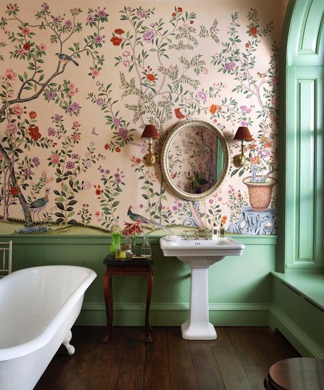 Fabric Covered Walls Bedroom, Modern Chinoiserie Wallpaper, Blue Chinoiserie Wallpaper, Chinoiserie Room, Houghton Hall, Pink Floral Wallpaper, Chinoiserie Design, Famous Houses, Bathing Beauty