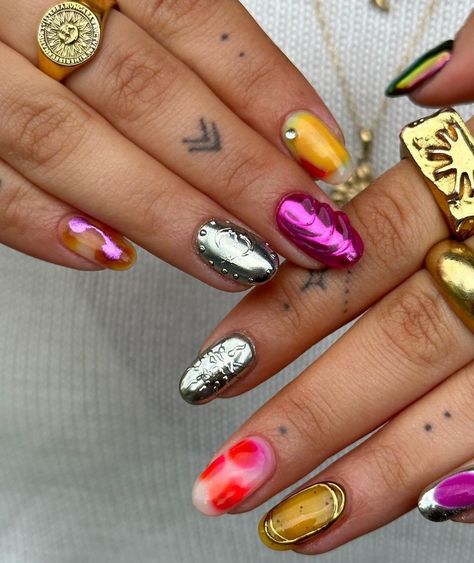 European Nails Trends 2024, Boho Summer Outfits Bohemian, Summer Outfits Bohemian, Bohemian Summer Outfits, Summer Outfits Classy, Outfit Ideas Casual Summer, Beach Aesthetic Outfits, Summer 2024 Fashion Trends, Summer Transition