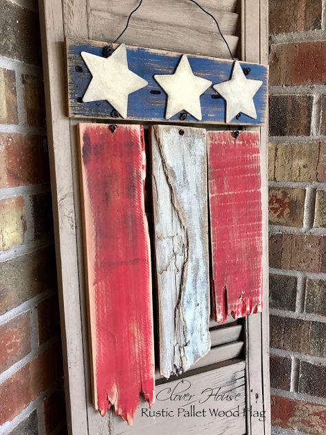 Pallet Flag, Americana Crafts, 4th July Crafts, Barn Wood Crafts, Barn Wood Projects, Wood Flag, Fourth Of July Decor, Scrap Wood Projects, Patriotic Crafts